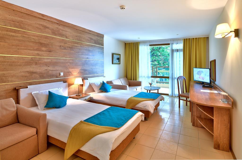 Les Magnolias Hotel Приморско Экстерьер фото